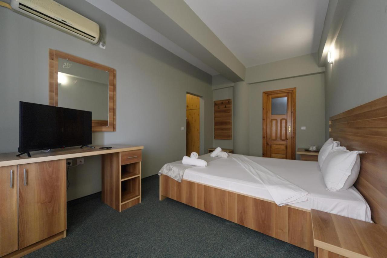 Hotel Cora Constanta Exterior photo