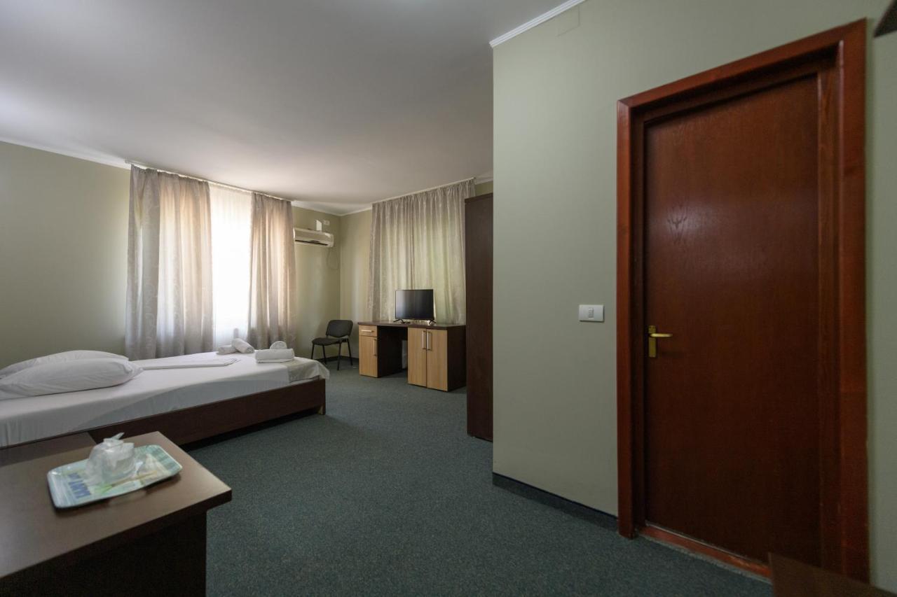 Hotel Cora Constanta Exterior photo